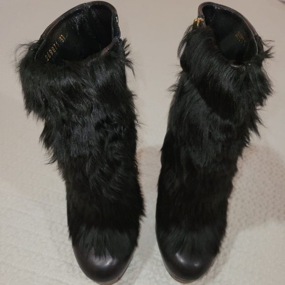 GUCCI Rabbit Saddle Soft Boots w Gold Buckle - Picture 2 of 16